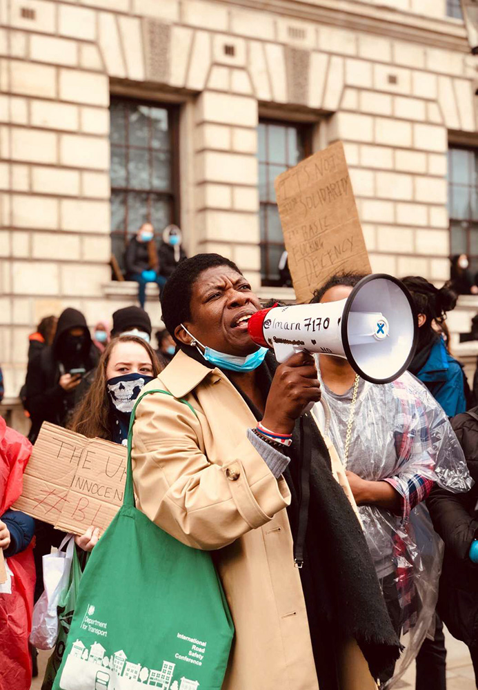 a woman making an announcement, telling stories signifying how Augmented Reality as a very powerful story telling medium.